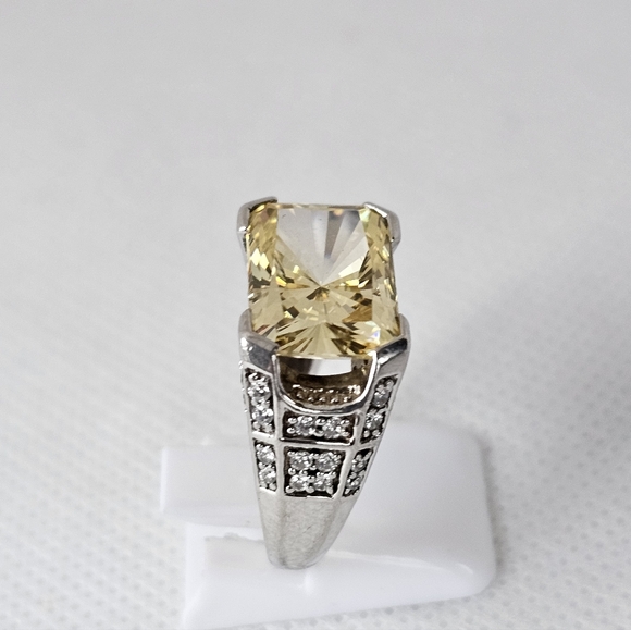 Rare Victoria Wieck Yellow Sapphire & Diamond Simulant Sterling Silver Sz 7! - Picture 9 of 11